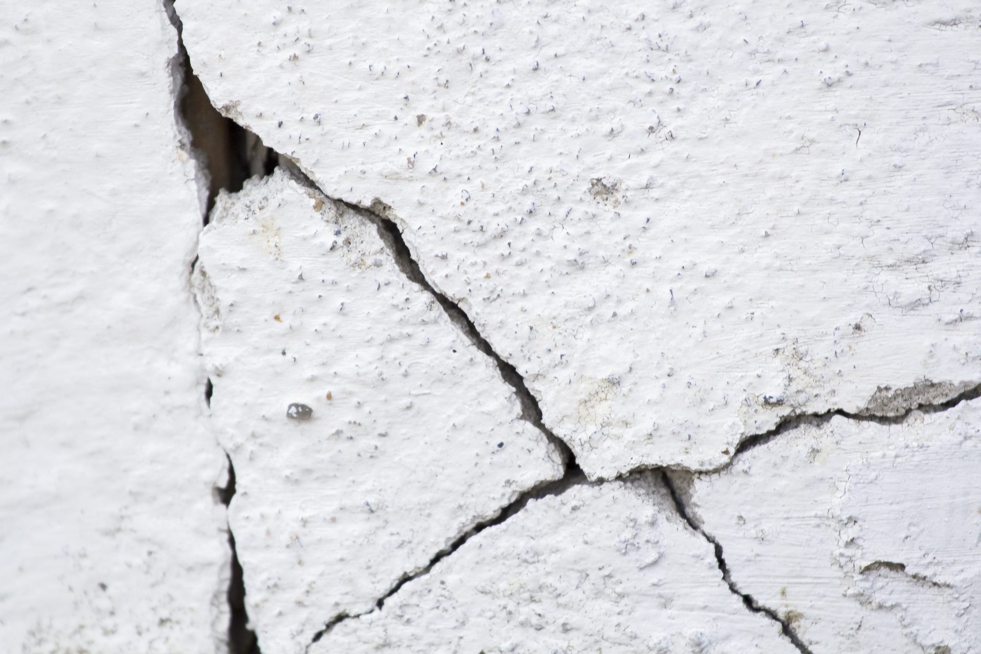 cracked render repair